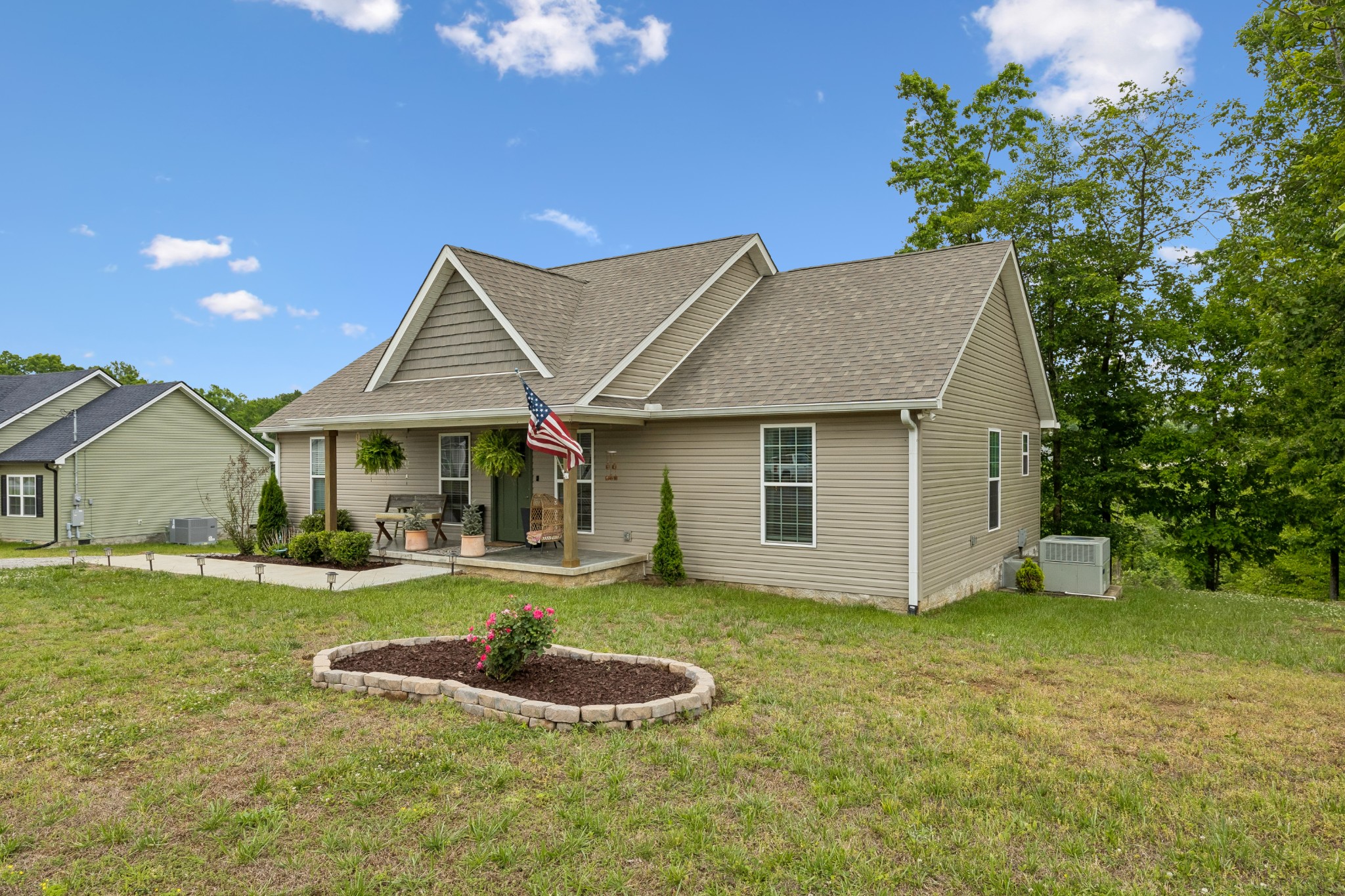 206 Poling Dr
