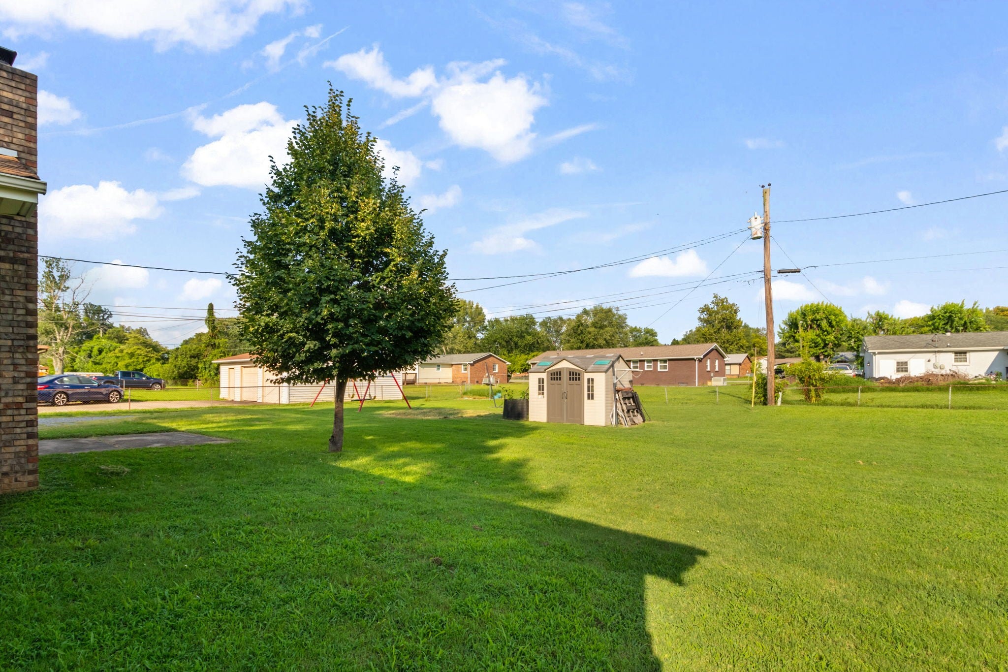 2233 Robin Dr