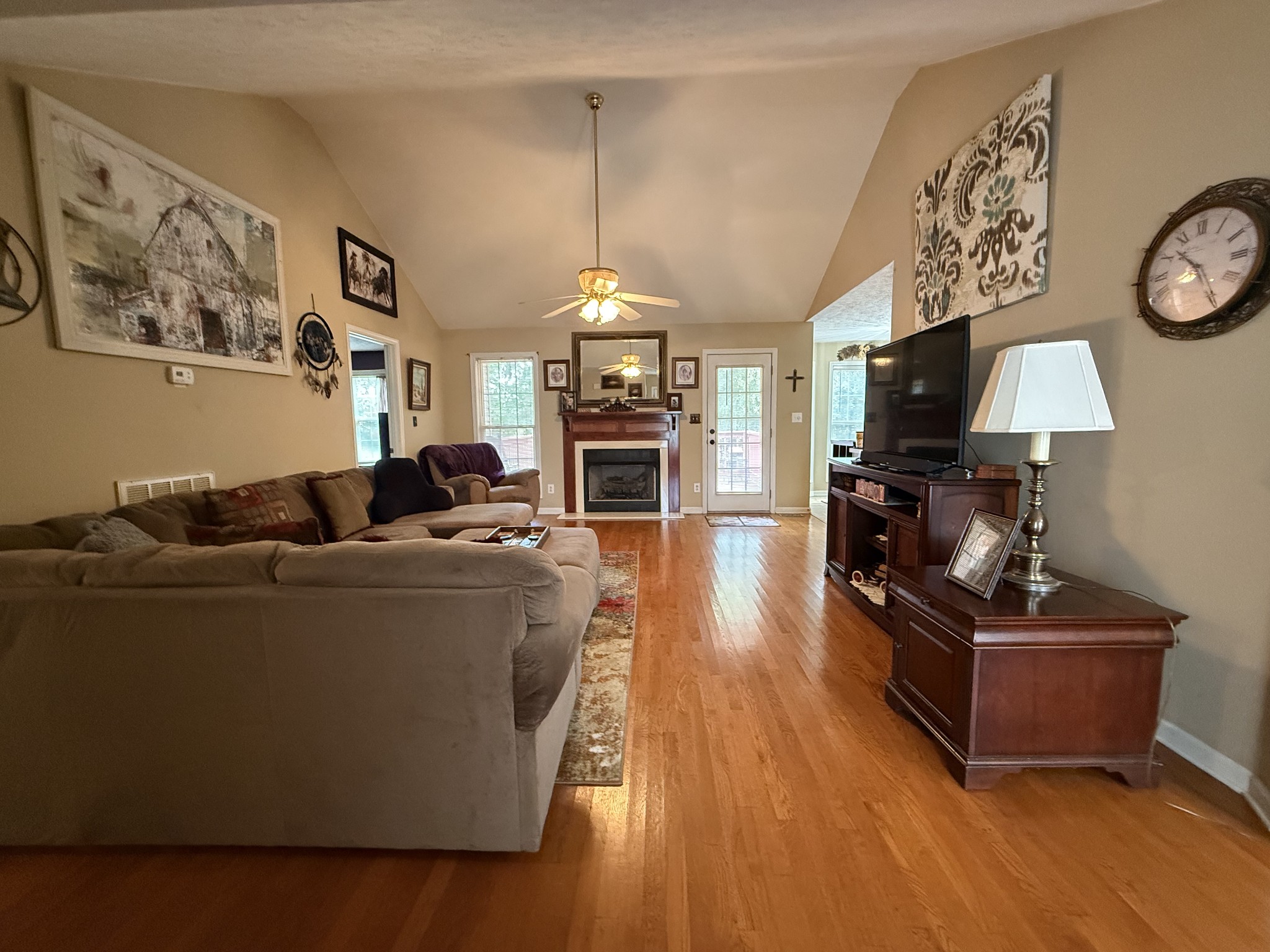 305 Fay Ct E