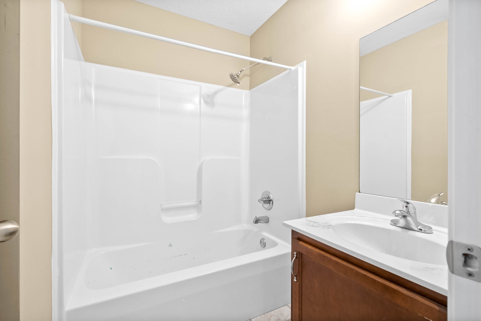 Clarksville, Tennessee 37042, United States, 3 Bedrooms Bedrooms, ,3 BathroomsBathrooms,Residential,Active,157286