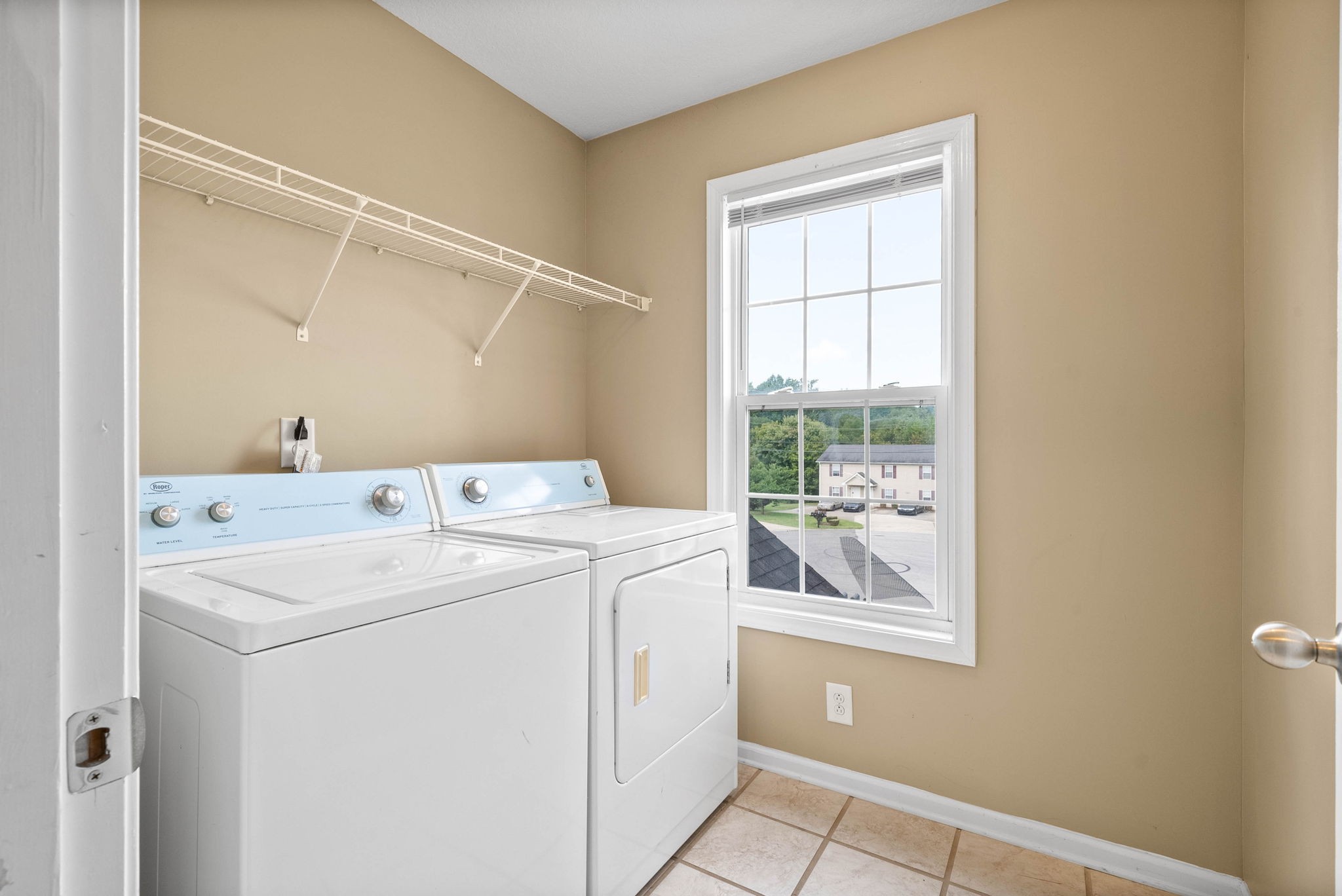 Clarksville, Tennessee 37042, United States, 3 Bedrooms Bedrooms, ,3 BathroomsBathrooms,Residential,Active,157286