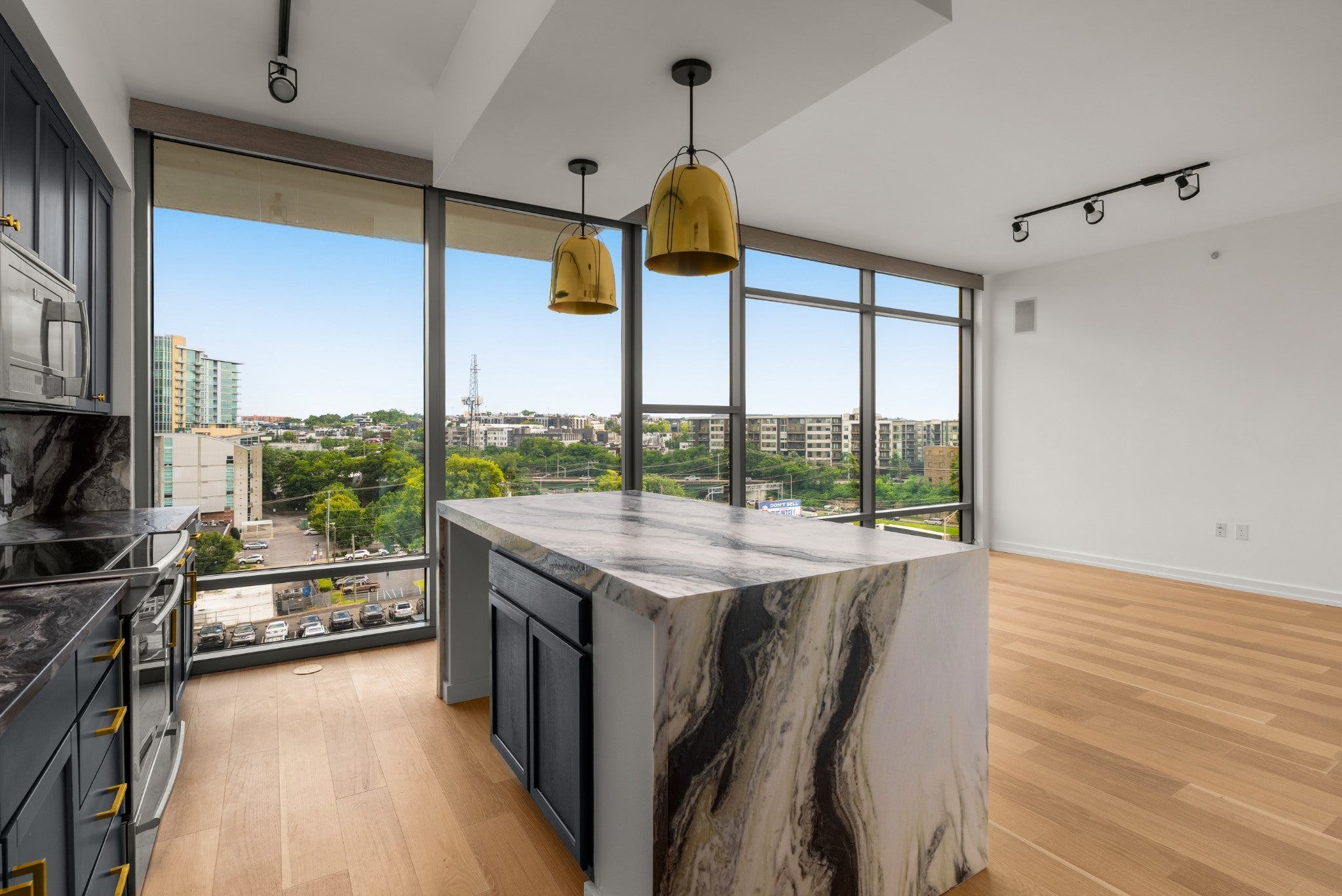 1212 Laurel St 609