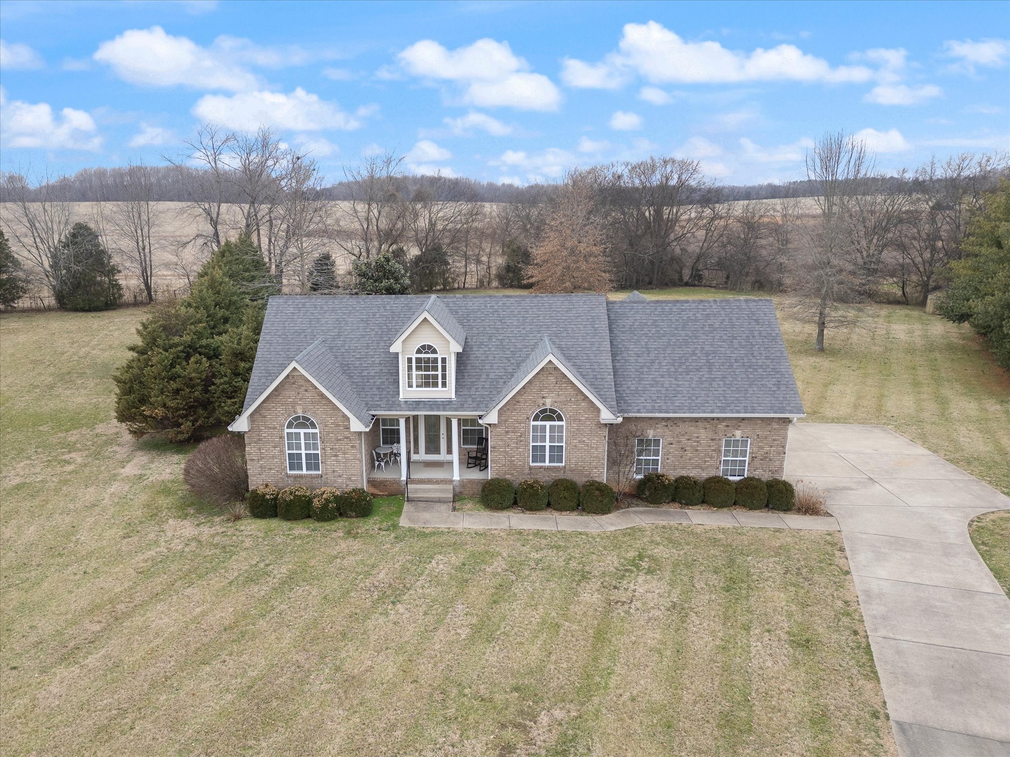 1002 Angus Ct