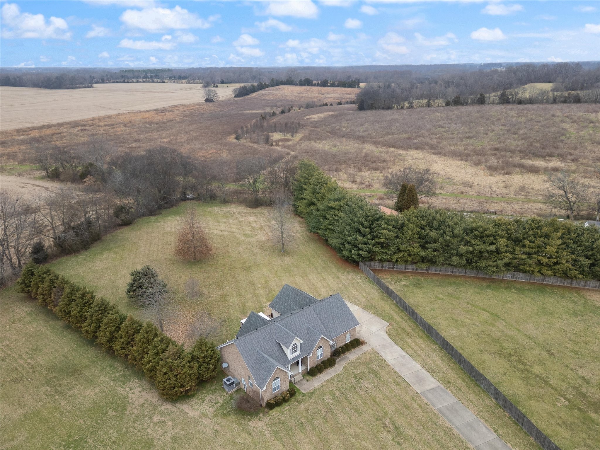 1002 Angus Ct
