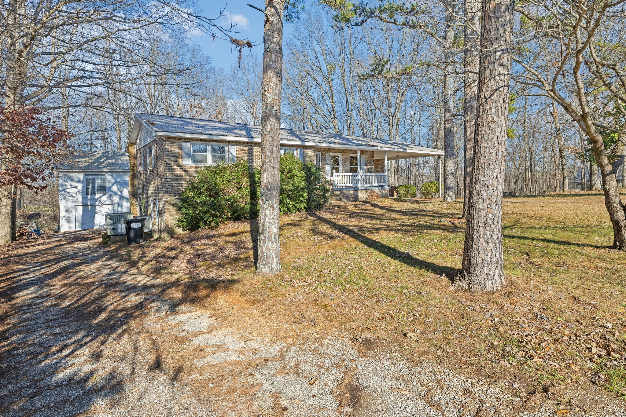 211 Lakeview Dr