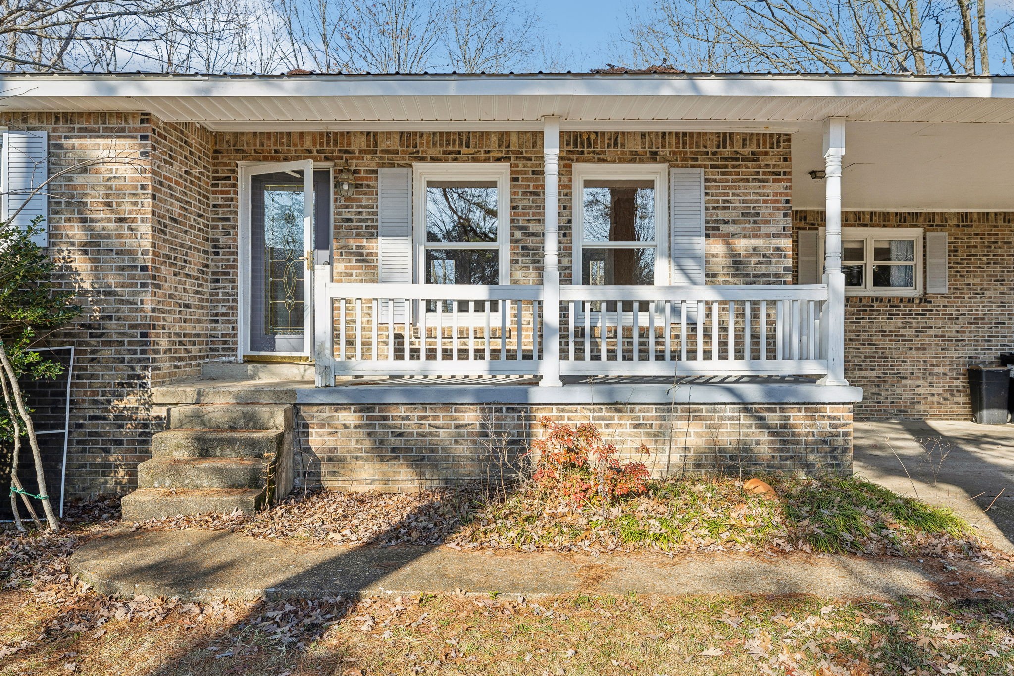 211 Lakeview Dr