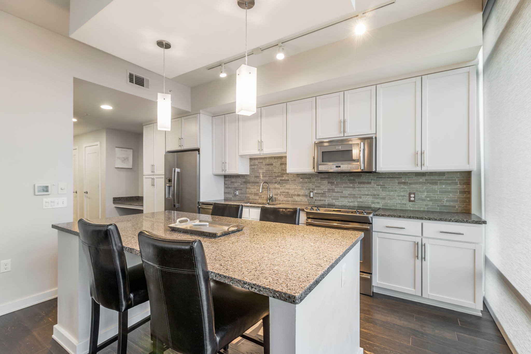 1212 Laurel St 605