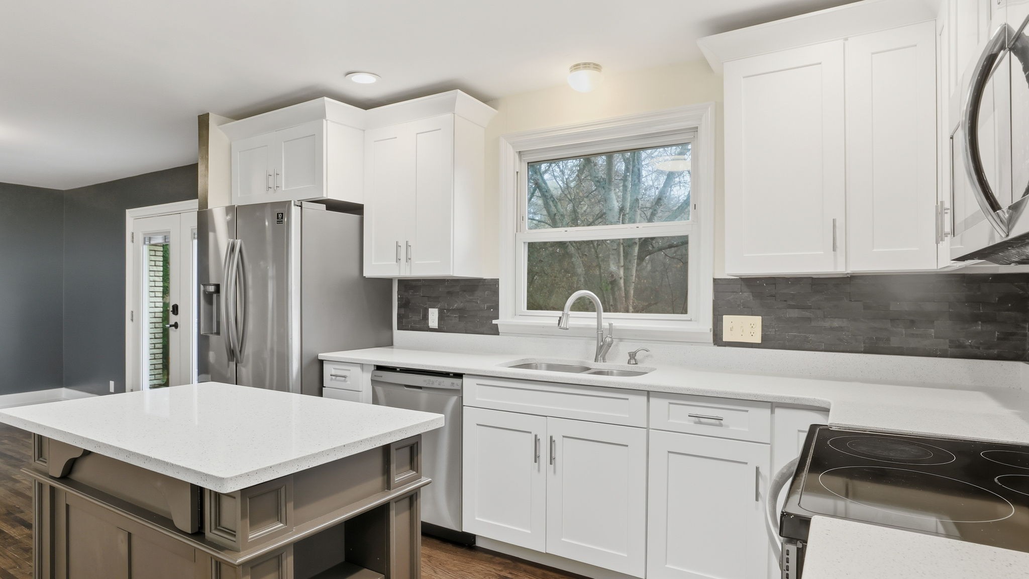 131 Elnora Dr