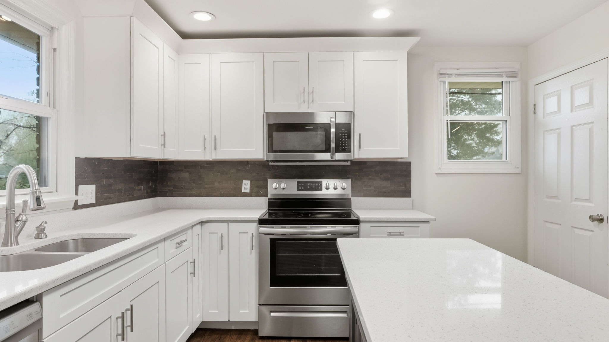 131 Elnora Dr