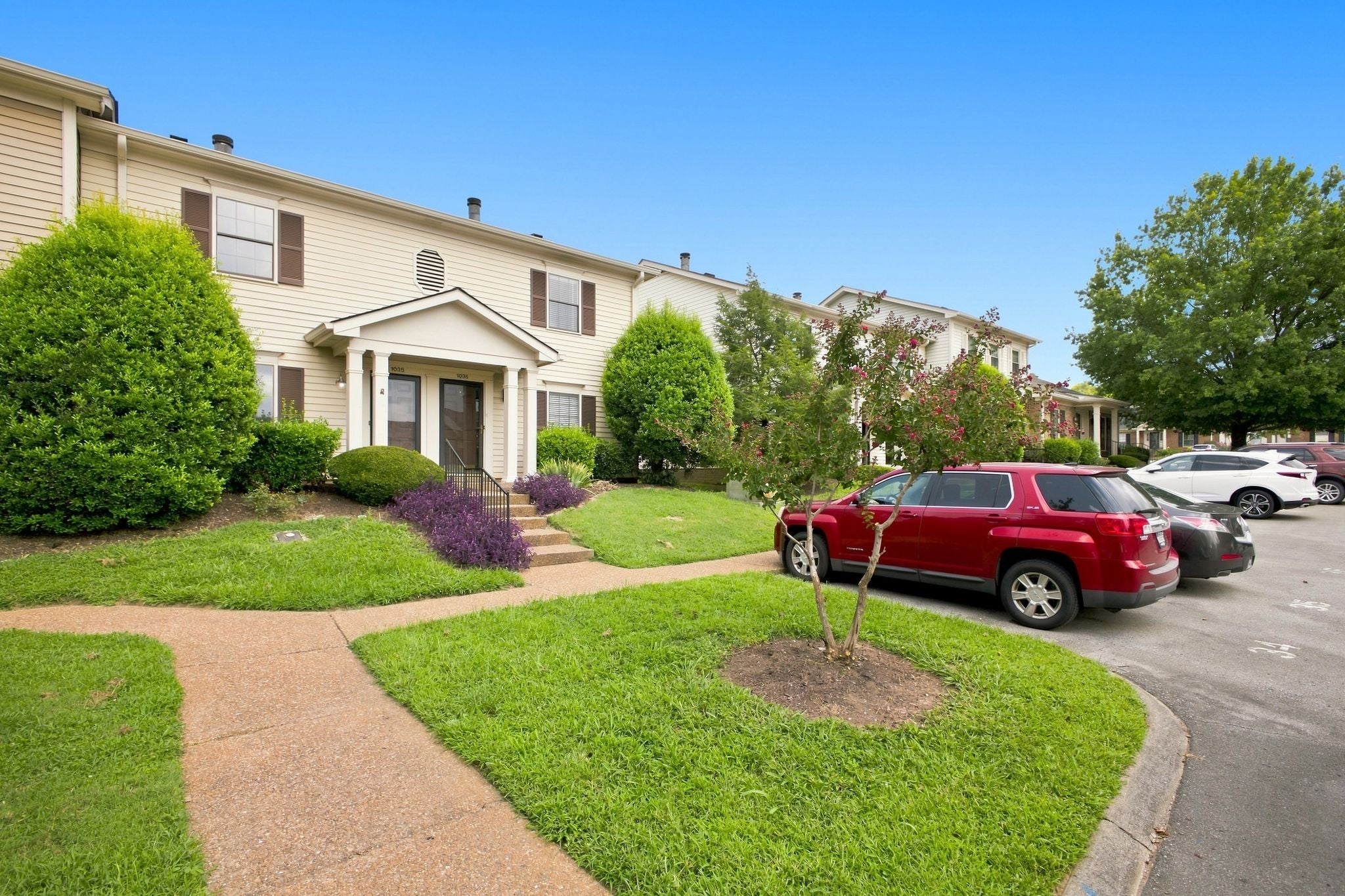 1035 Brentwood Pt