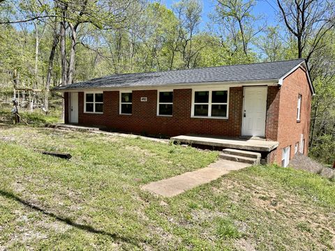 492 Oak St Clarksville TN 37042