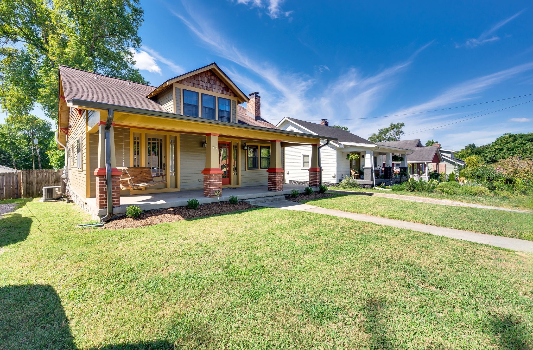 914 W Eastland Ave