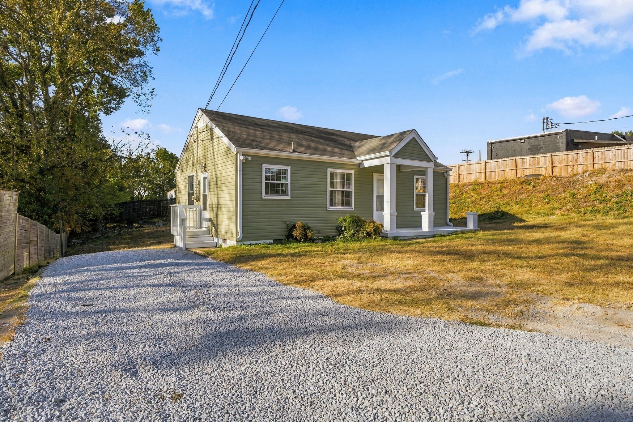 2-bed home for sale in Nashville, TN 37207, 106 Dellway Dr 106 Dellway Dr, Nashville TN 37207 2-bed home, photo 3 of 29
