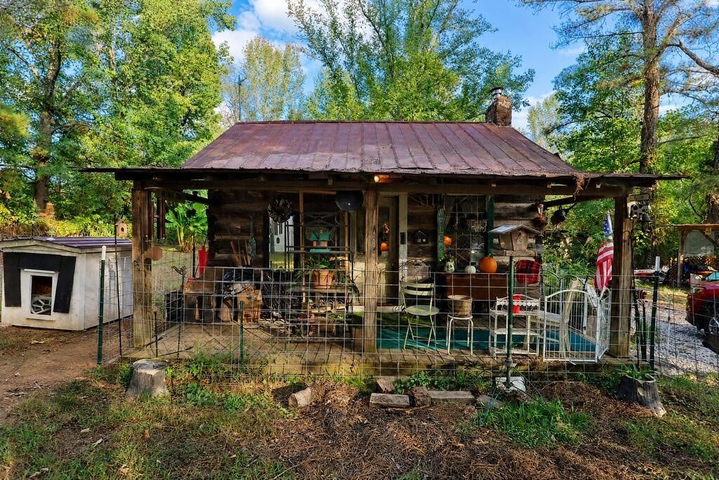 116 Sugar Tree School Rd
