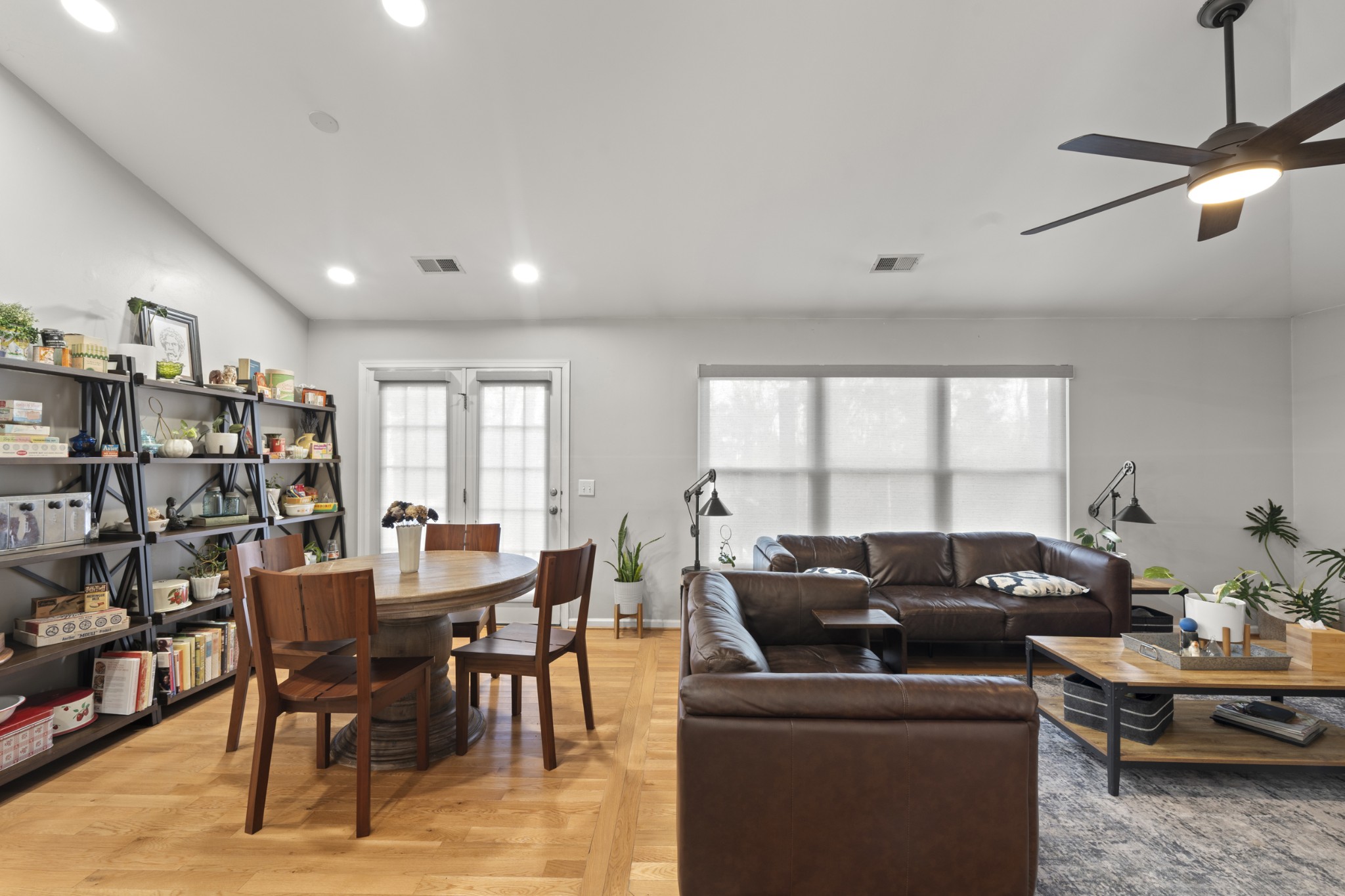 Nashville, Tennessee 37217, United States, 3 Bedrooms Bedrooms, ,2 BathroomsBathrooms,Residential,Active,80206