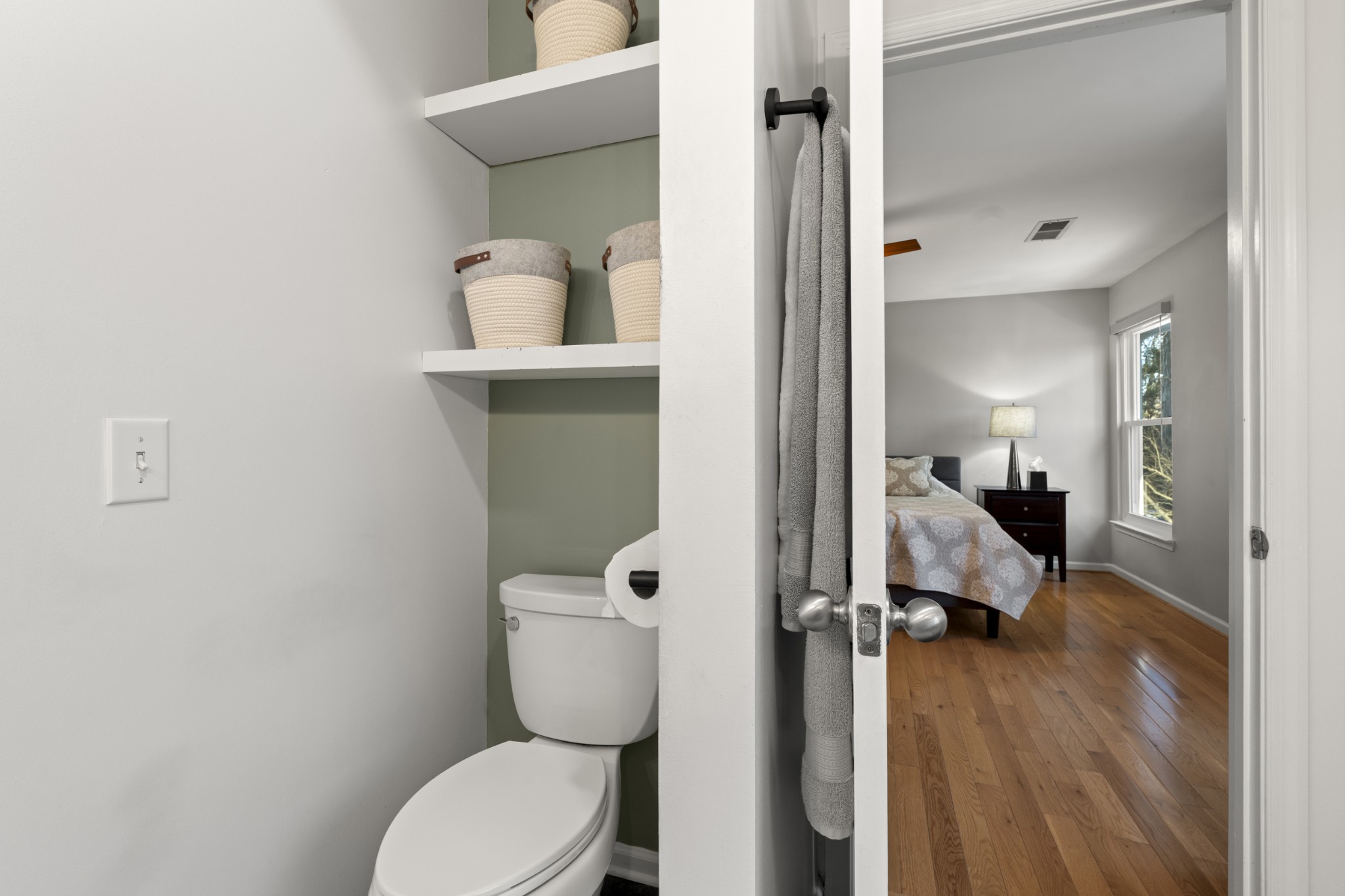 Nashville, Tennessee 37217, United States, 3 Bedrooms Bedrooms, ,2 BathroomsBathrooms,Residential,Active,80206