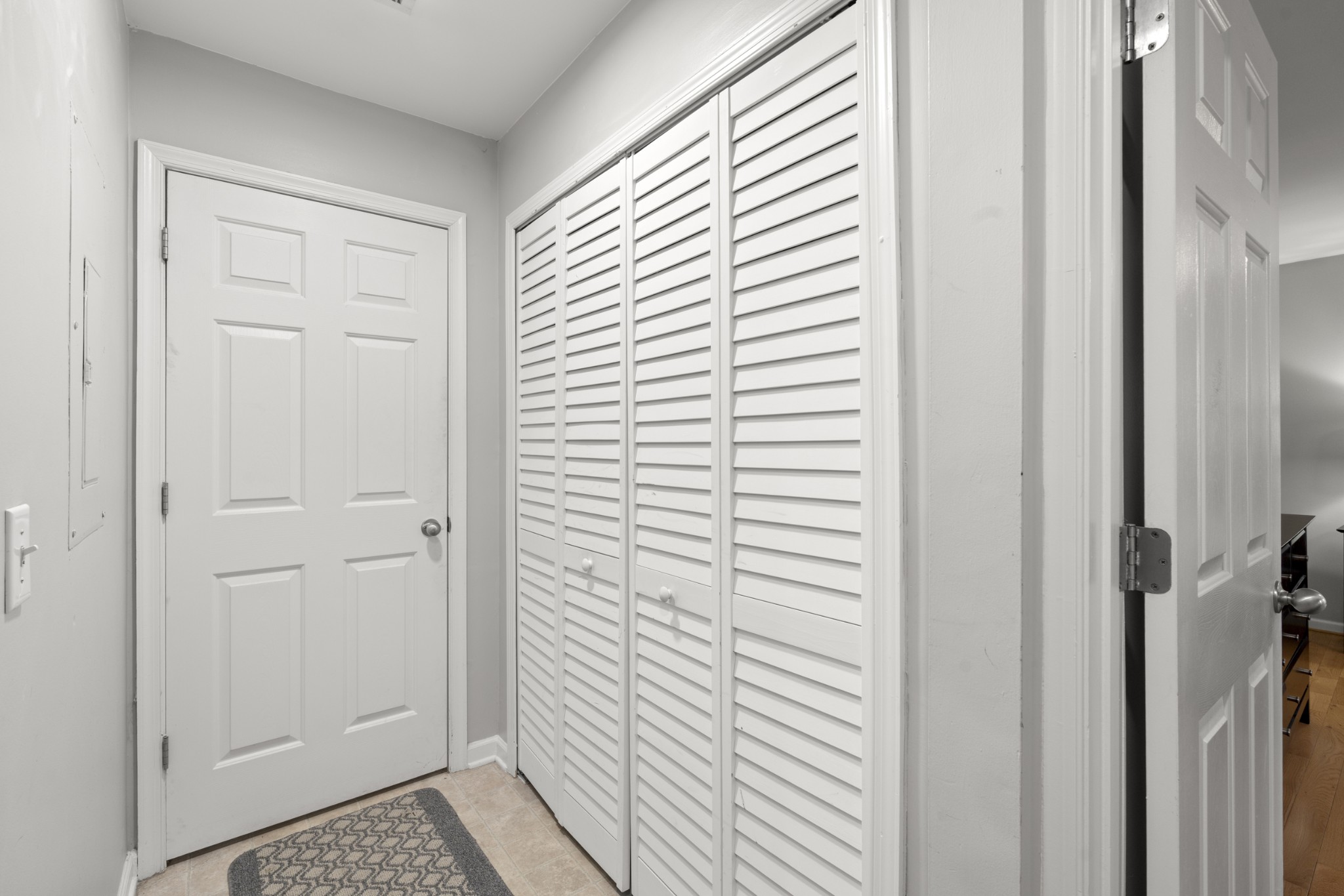 Nashville, Tennessee 37217, United States, 3 Bedrooms Bedrooms, ,2 BathroomsBathrooms,Residential,Active,80206