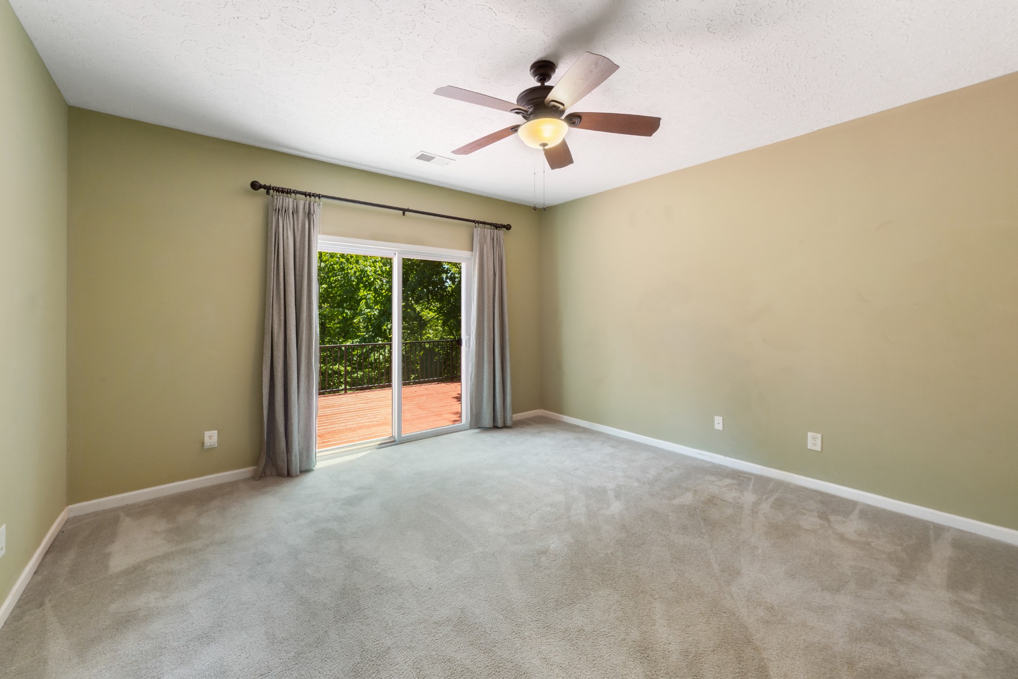2104 Christina Ct