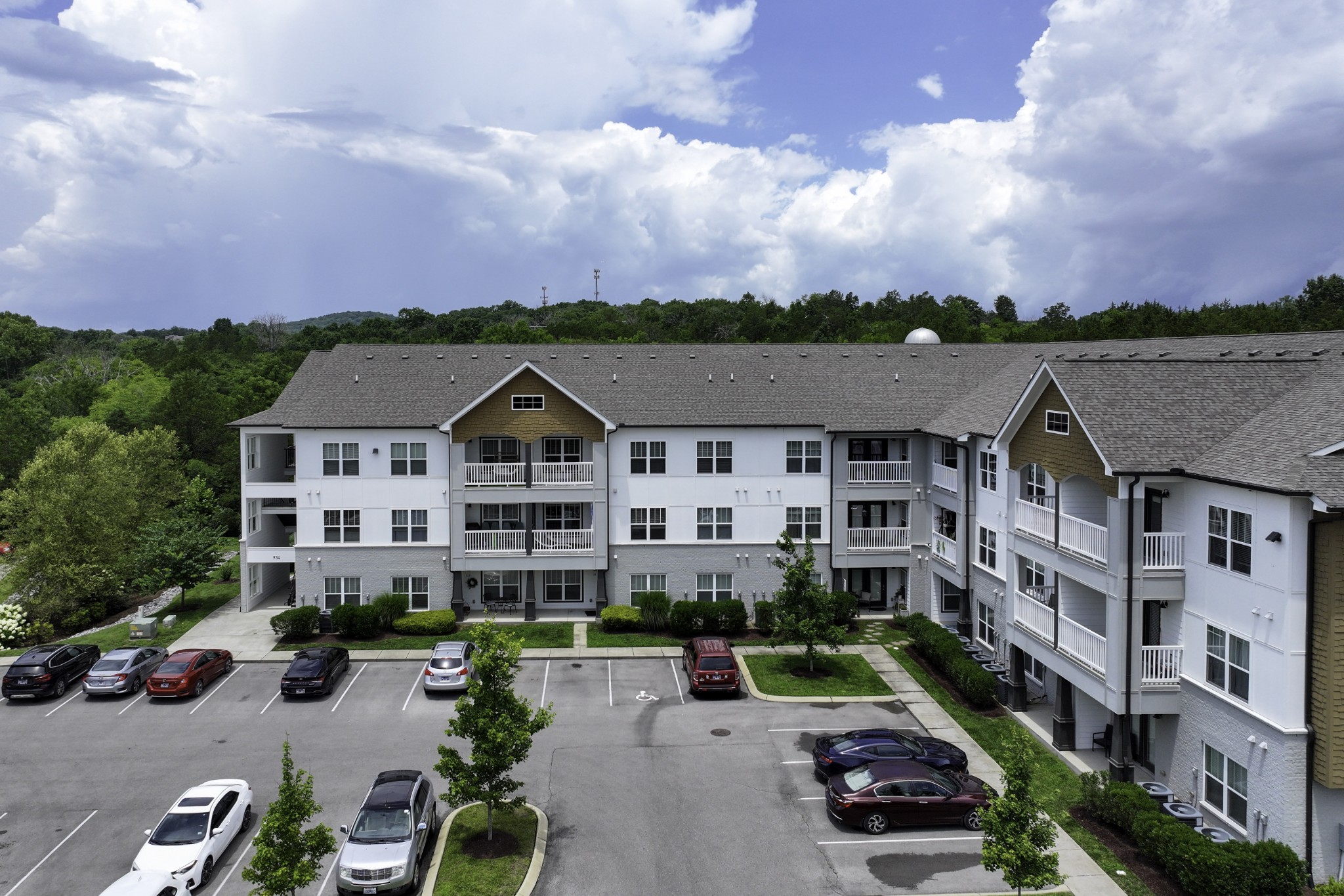 934 Governors Ct 112