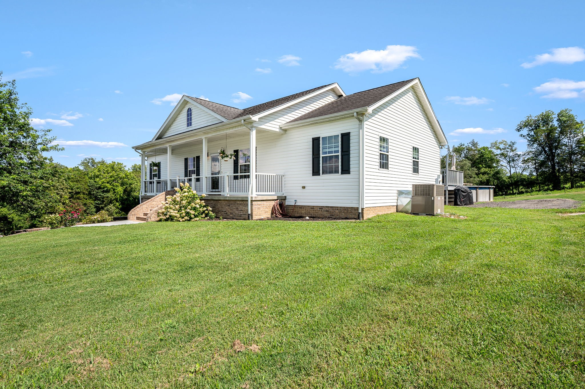 125 Hillwood Acres