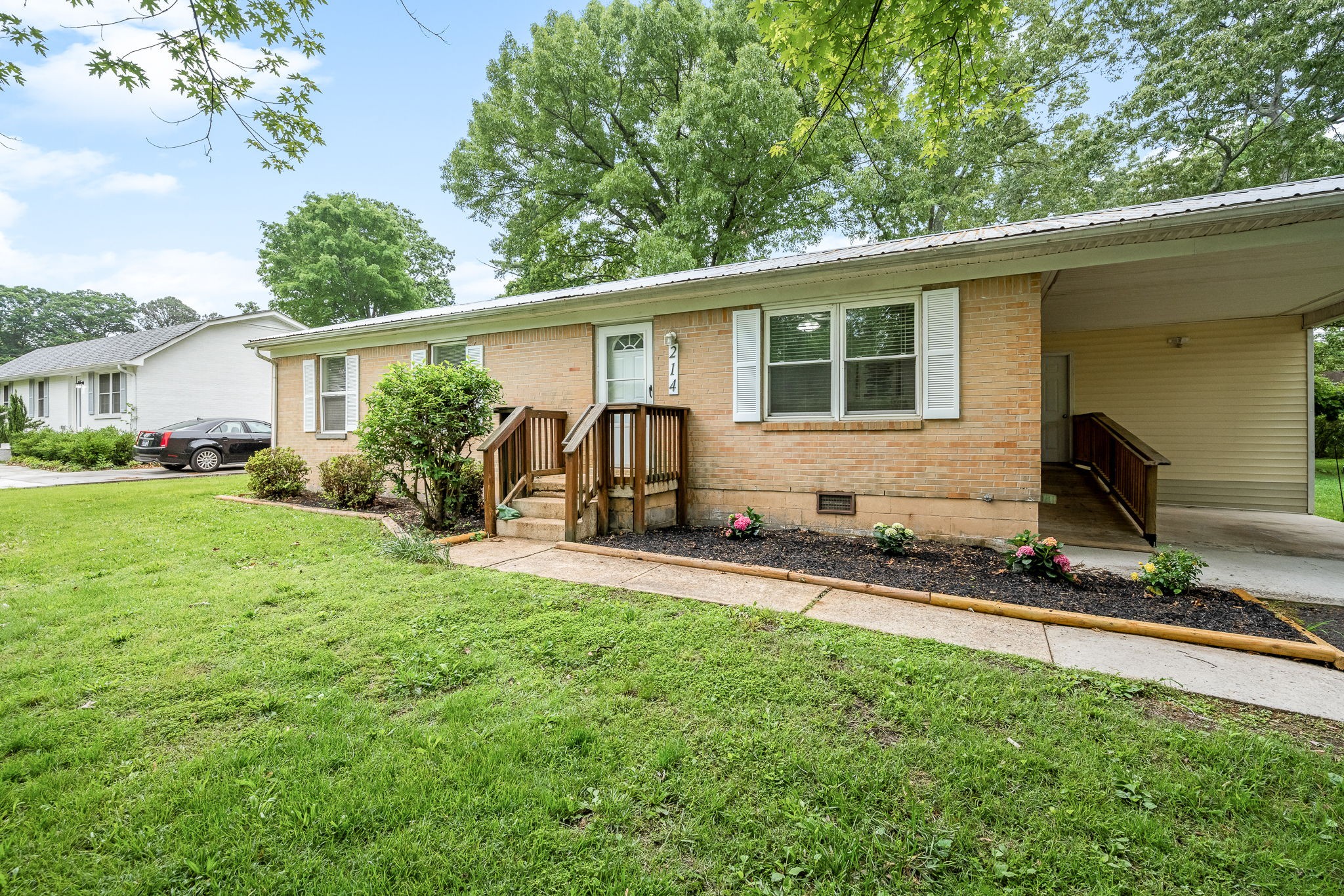 214 Sherwood Dr
