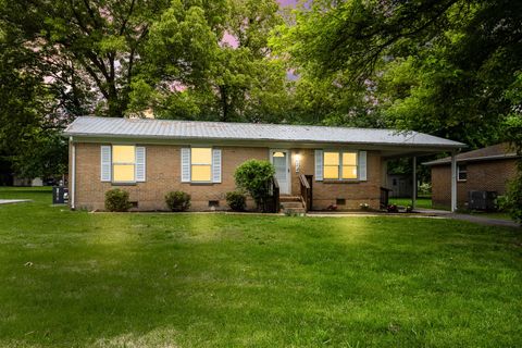 214 Sherwood Dr Tullahoma TN 37388