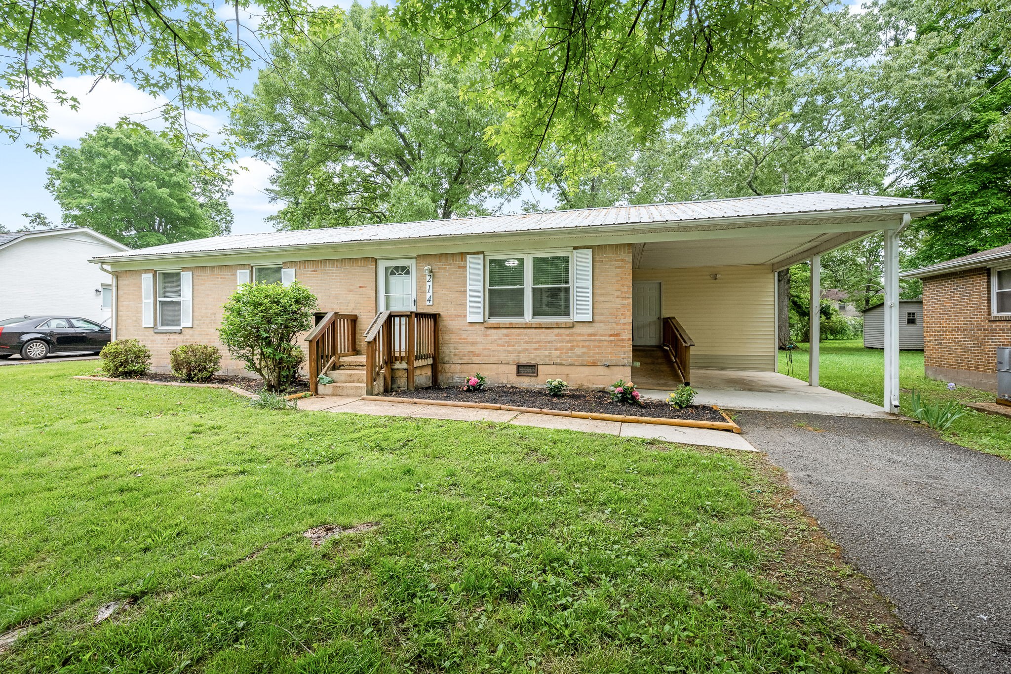 214 Sherwood Dr