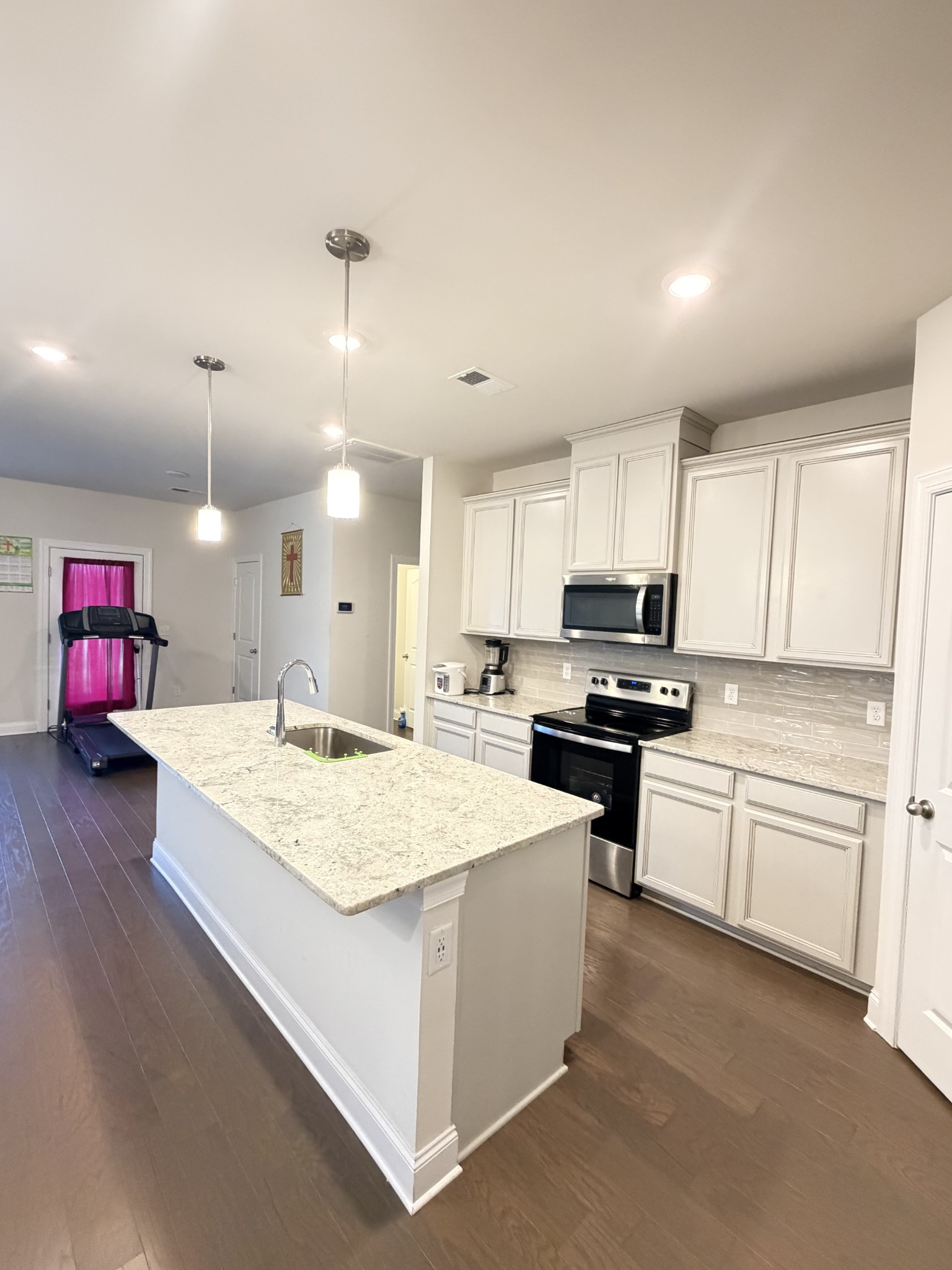 1253 W End Station Dr