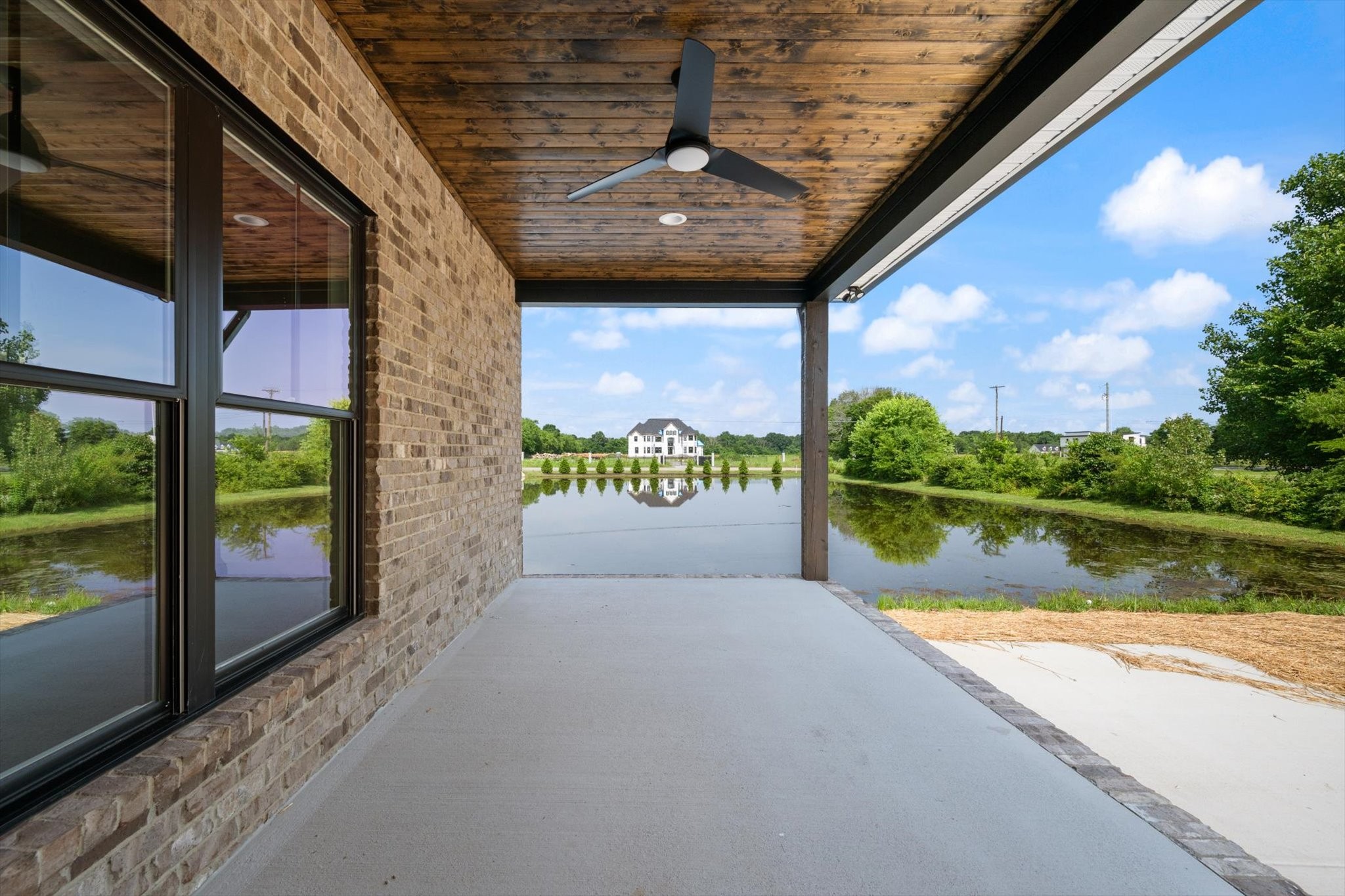 3814 Carriage Dr