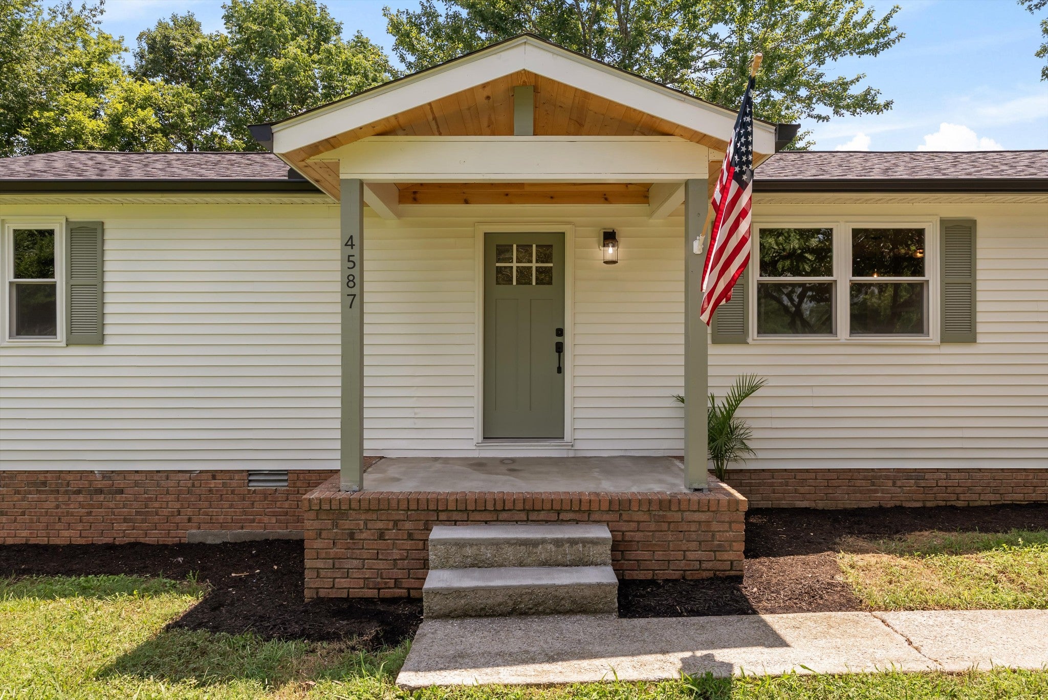 4587 Lahr Rd