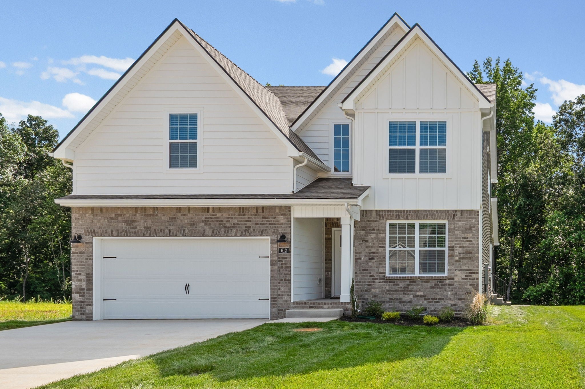 612 Willow Park Dr
