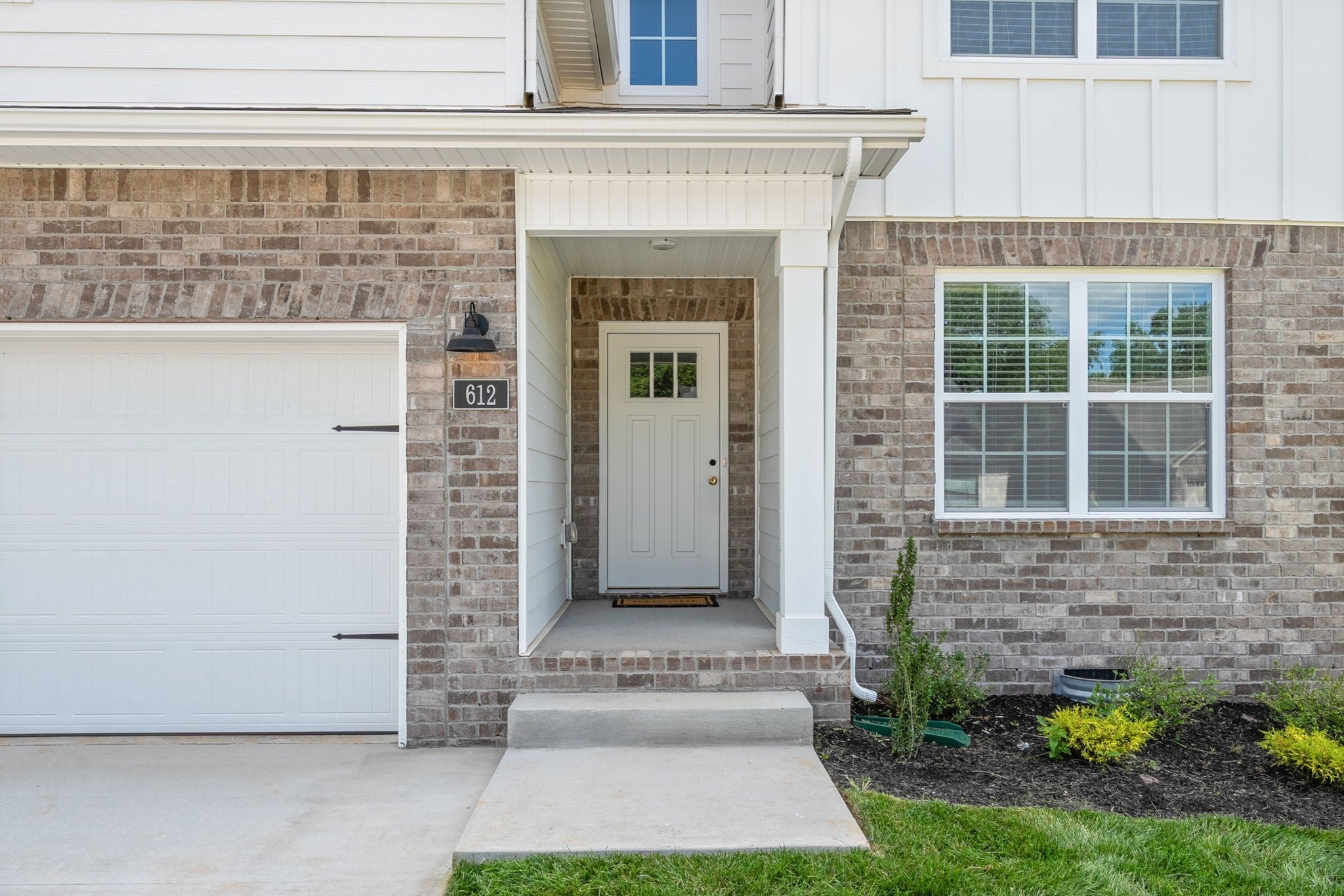 612 Willow Park Dr