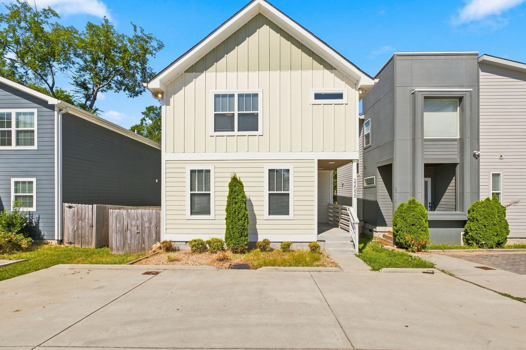 3.0-bed rental at 2209b 24th Ave N
