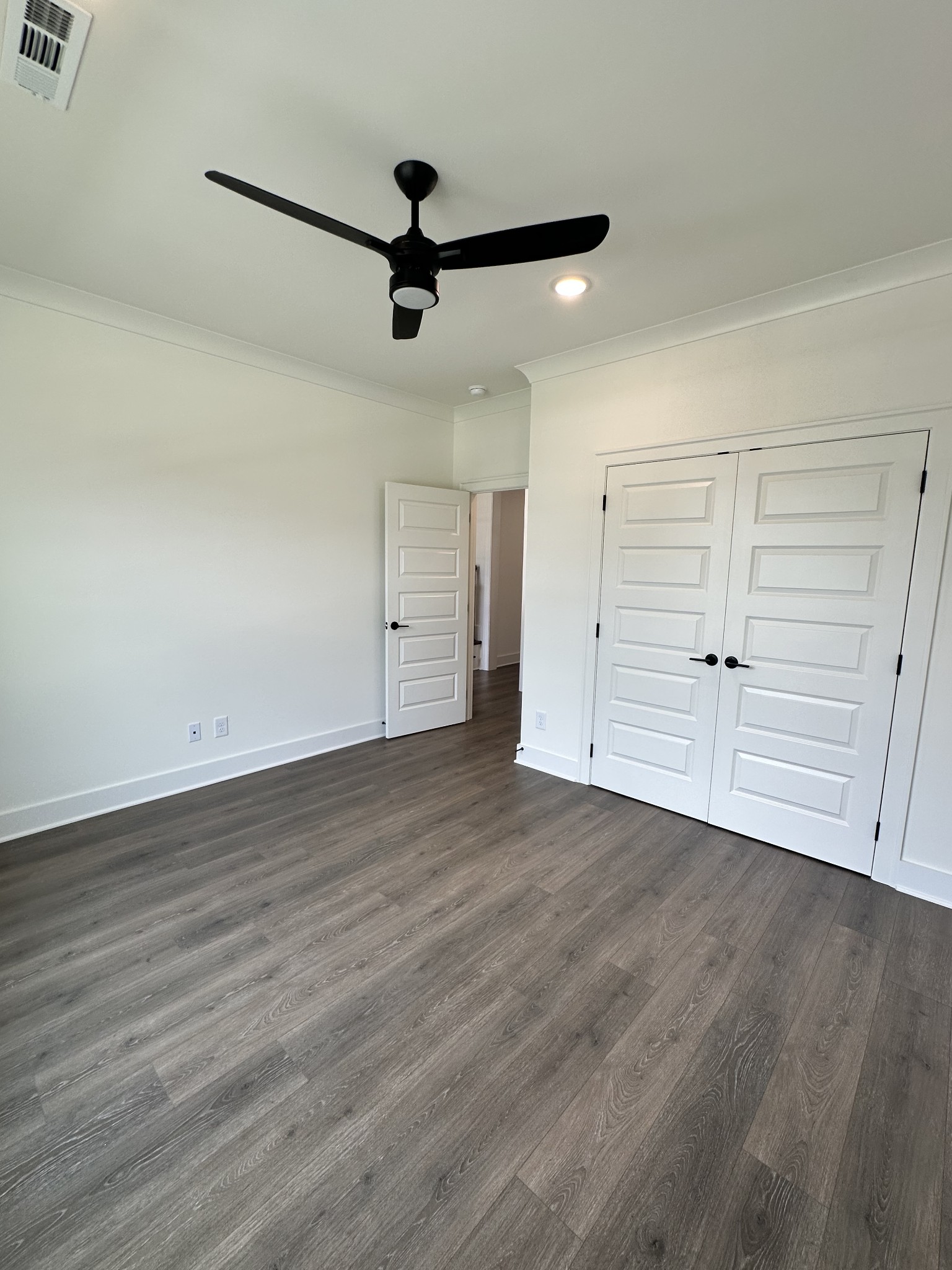 3290 Sassafras Ln