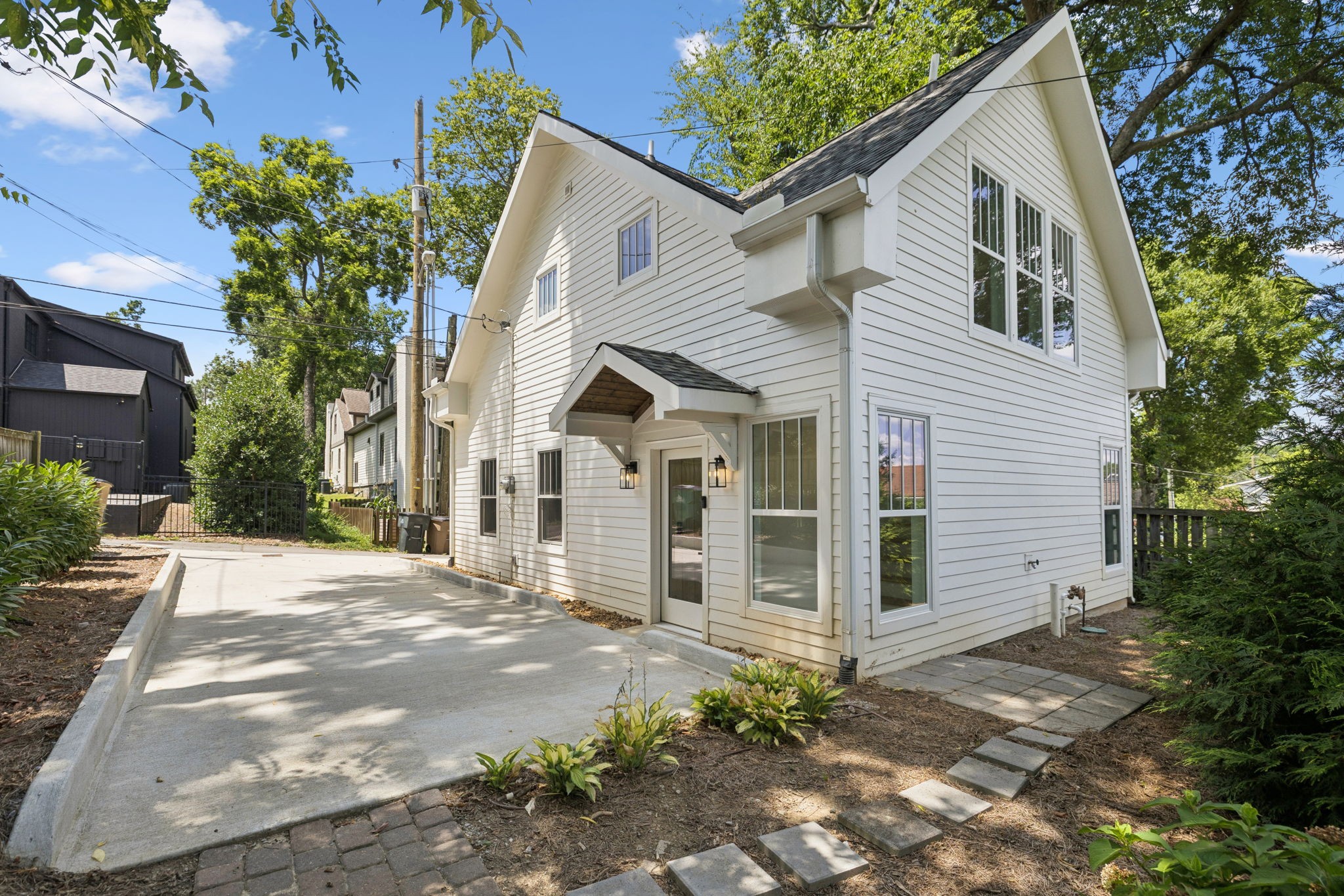 2805 Brightwood Ave