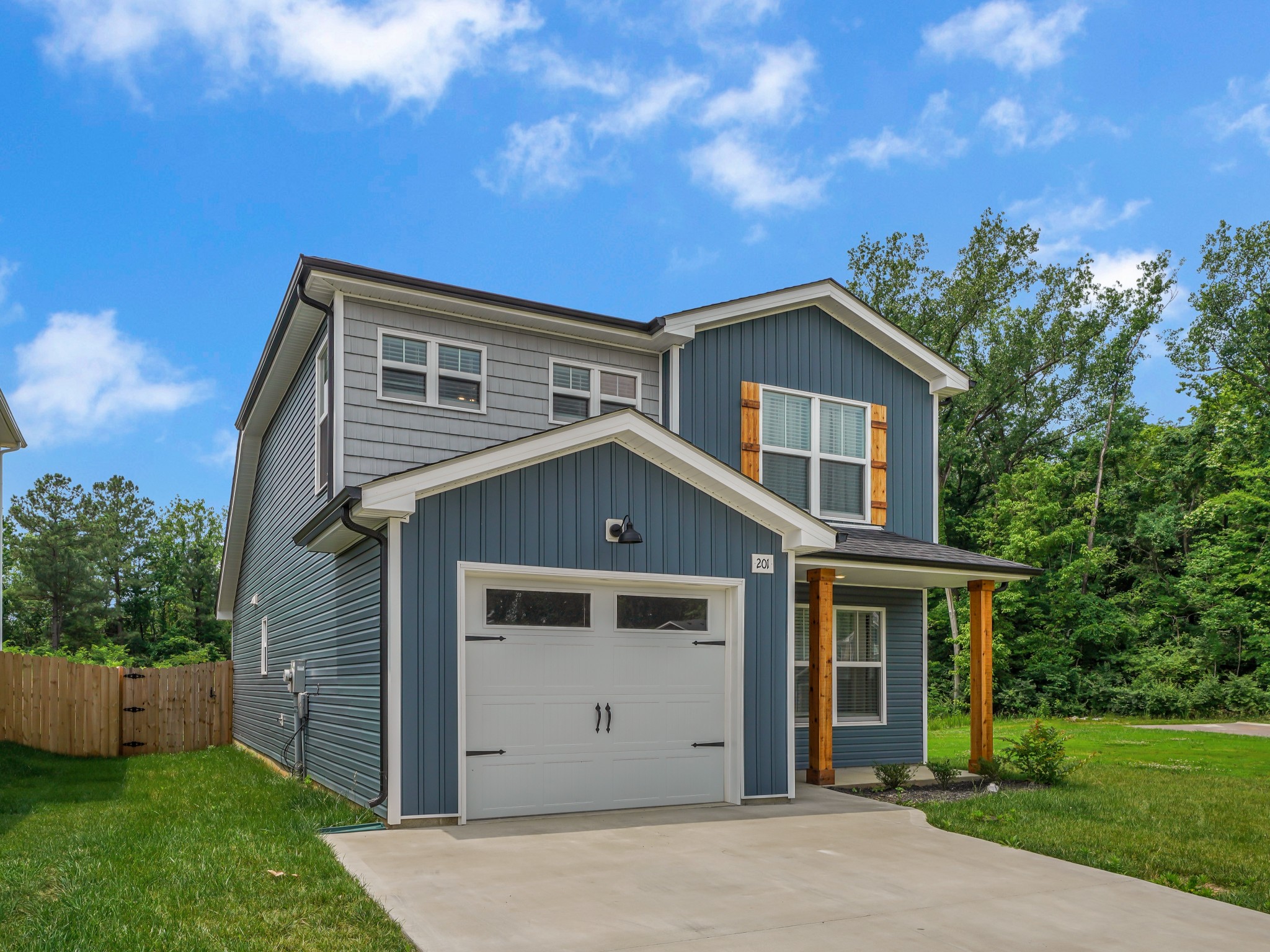 201 Quarry Overlook Way