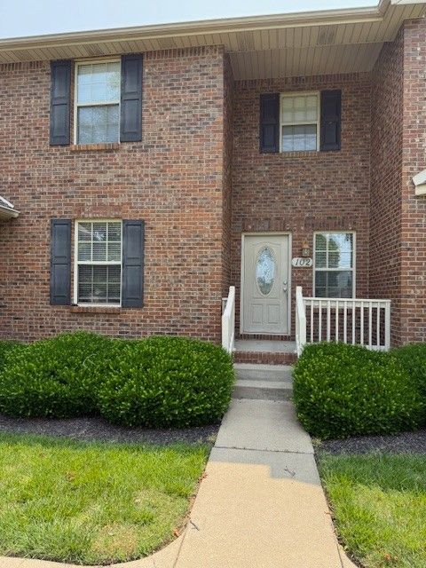 135 Excell Rd 102 Clarksville TN 37043
