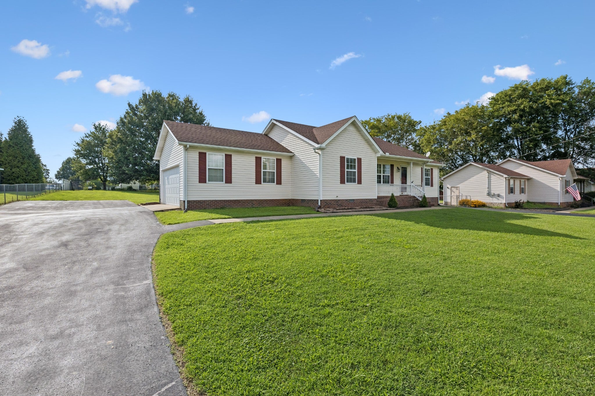 120 Pebble Brook Dr