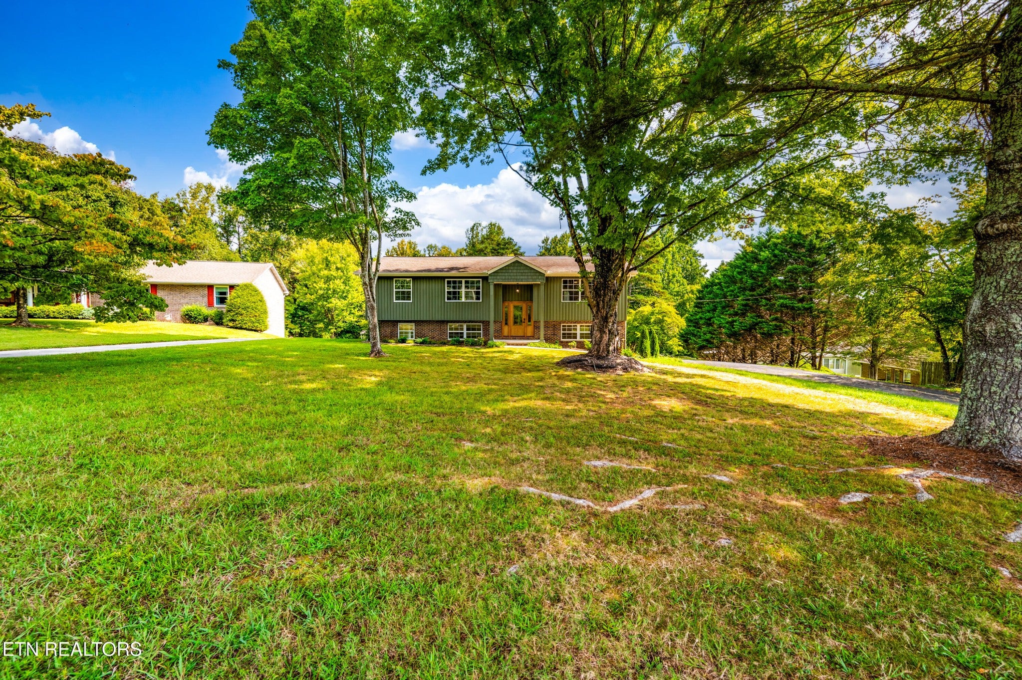 1205 Hoss Rd