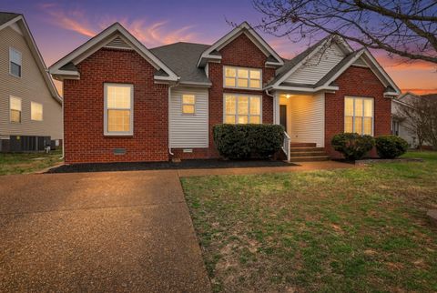 2136 Long Meadow Dr Spring Hill TN 37174