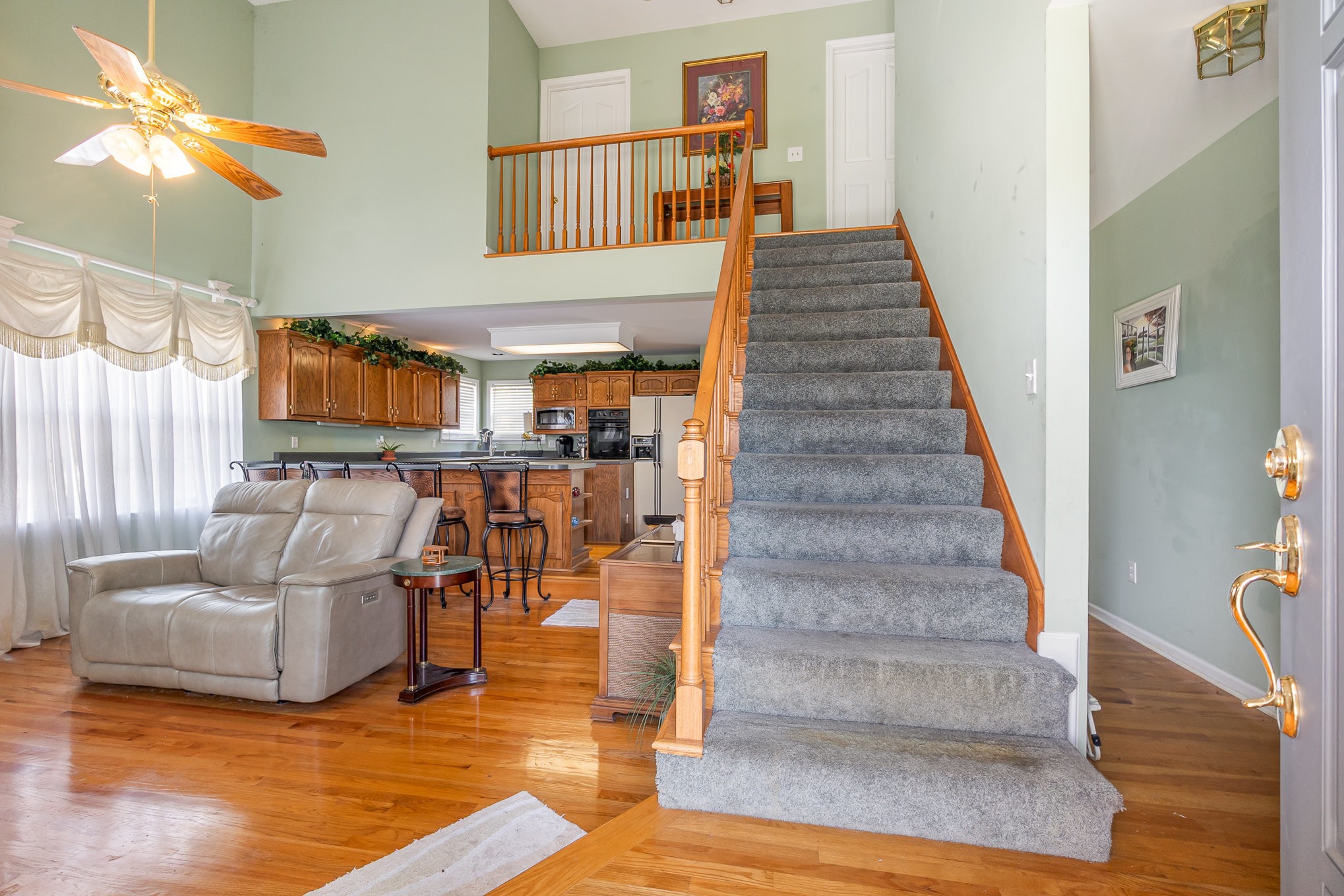 511 Lakeside Dr