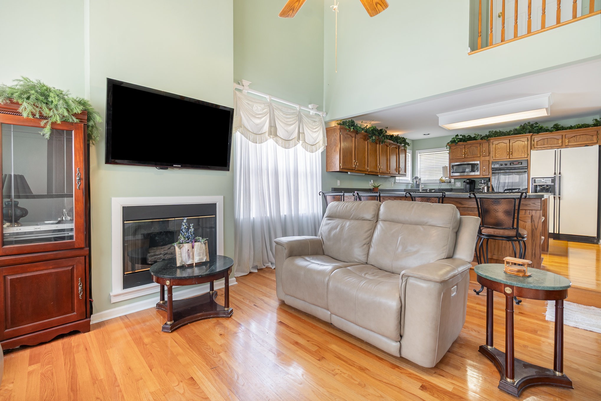511 Lakeside Dr