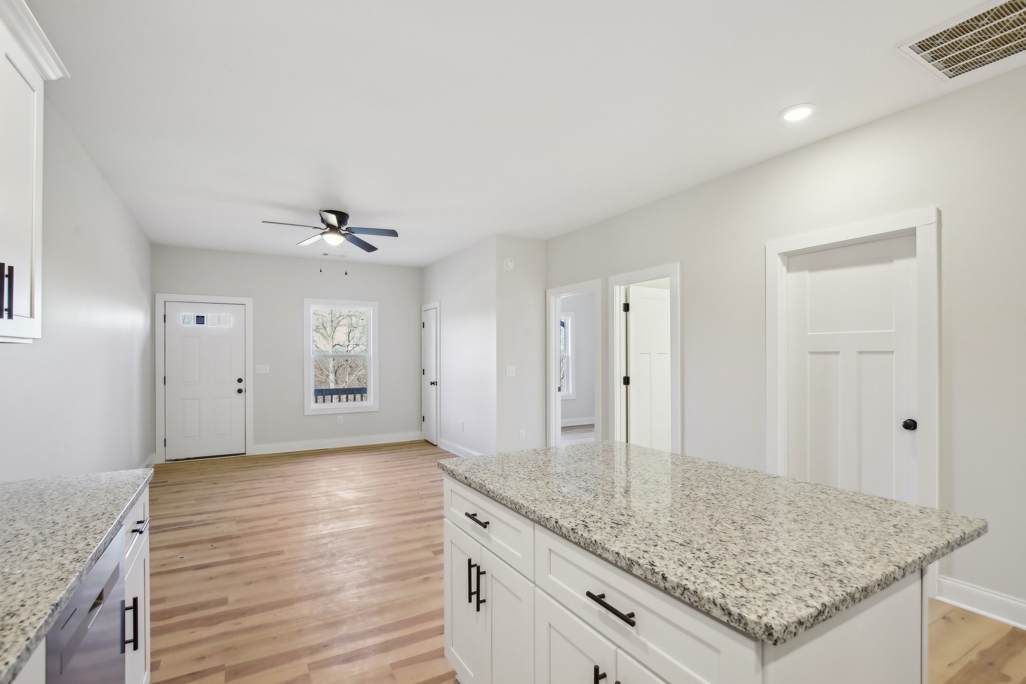 90 Five Oaks Ln