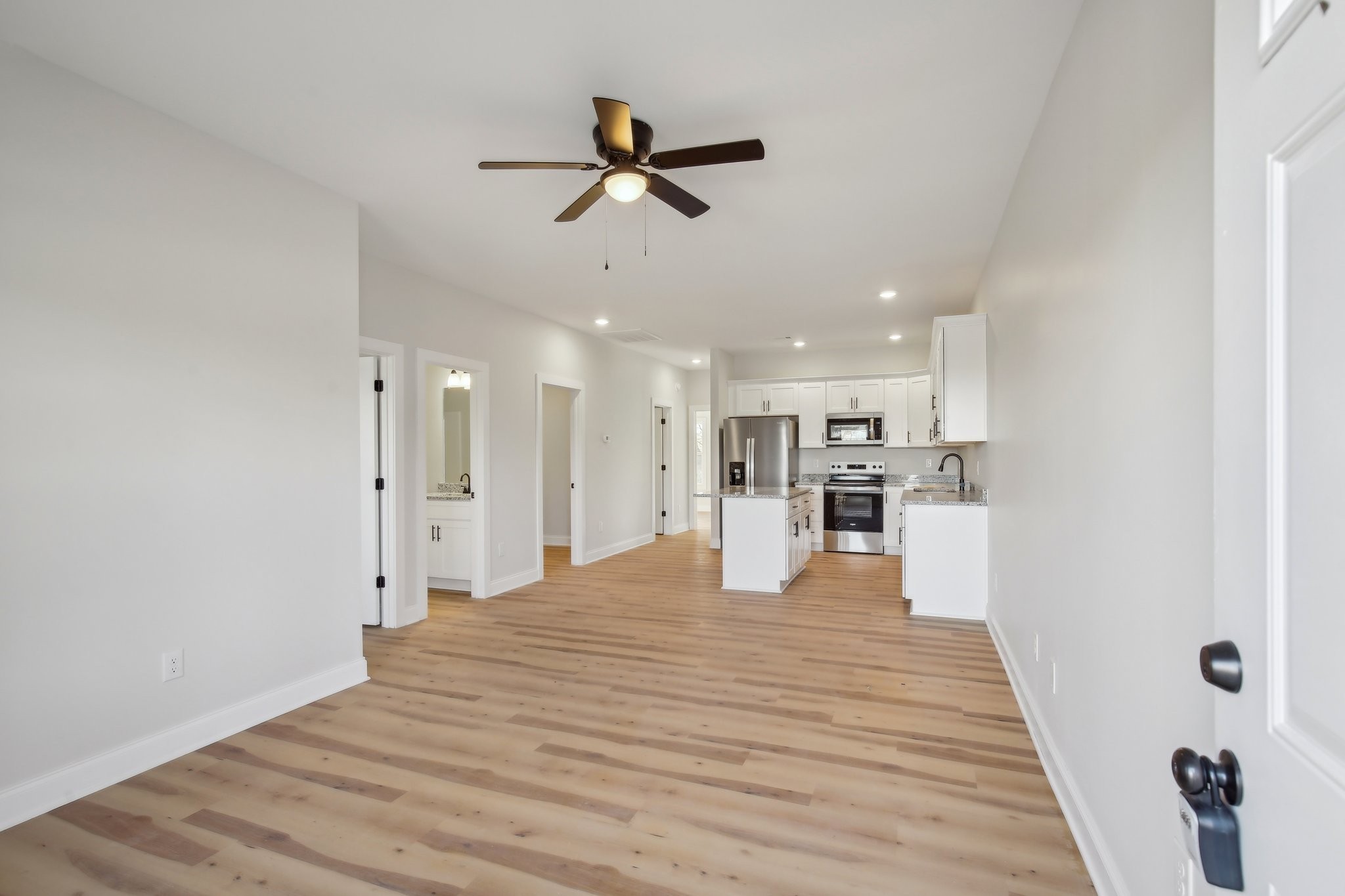90 Five Oaks Ln
