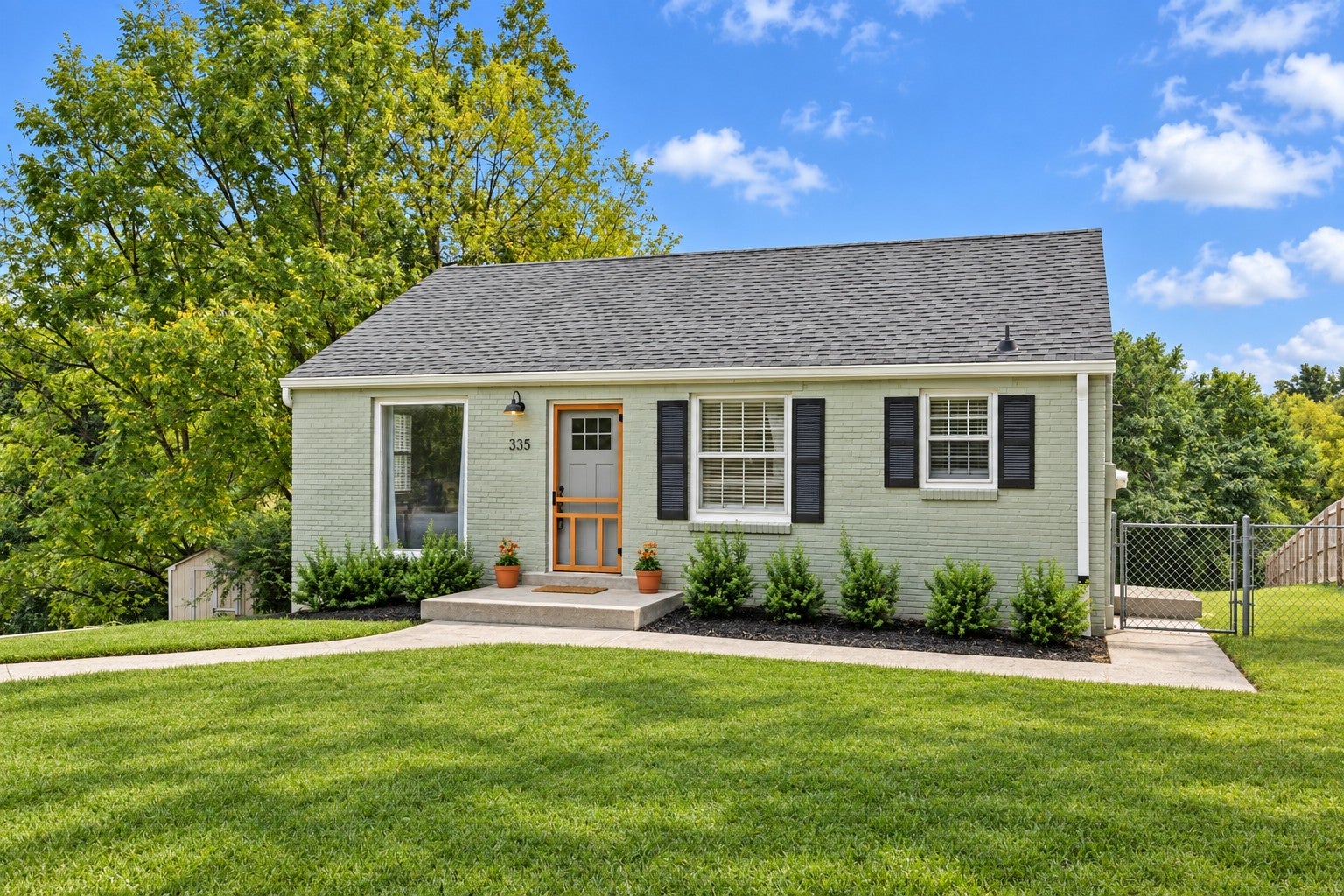 335 Tamworth Dr