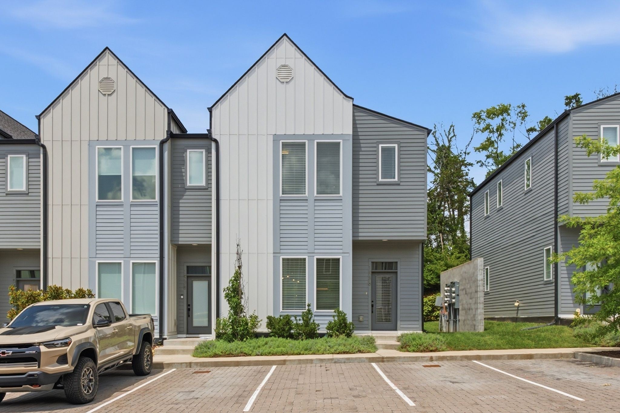 1536 Yarra St