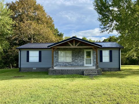 151 Hawkins Rd Westmoreland TN 37186