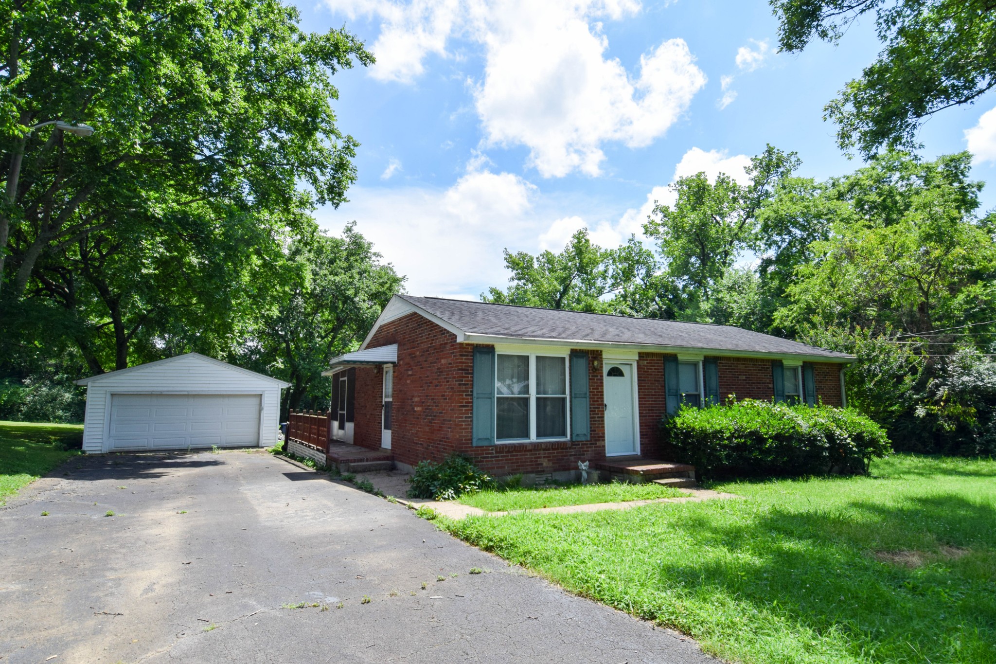 405 Melissa Ct