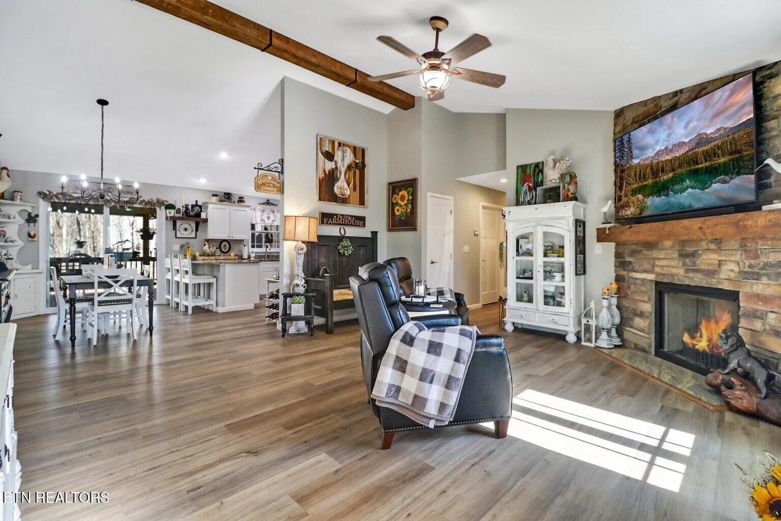 311 Lakeview Drive