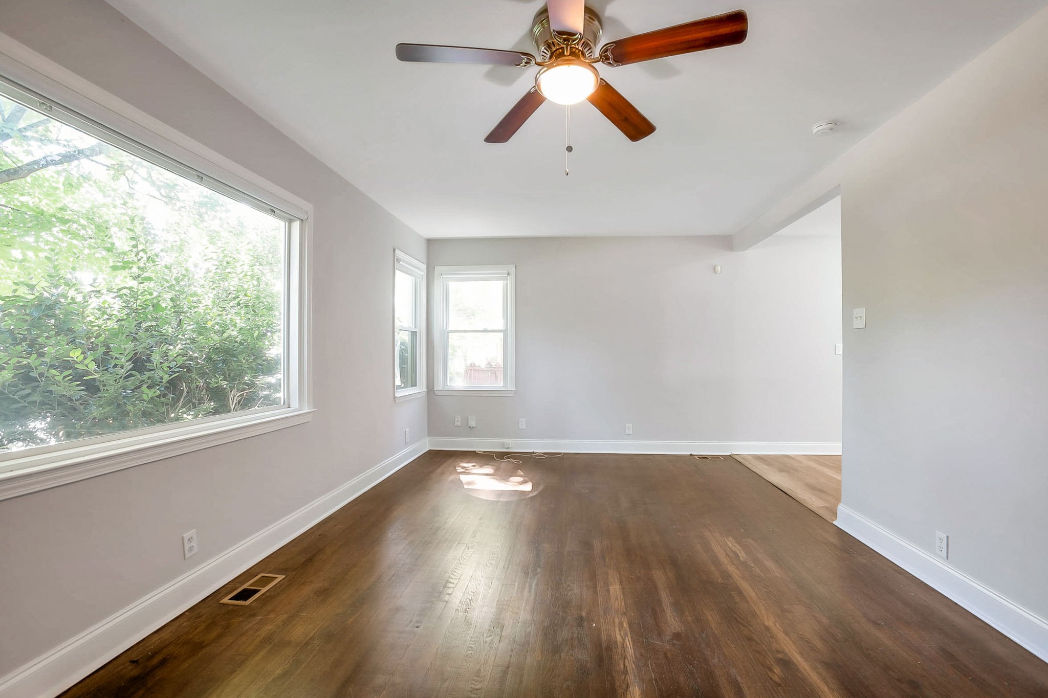 918 Velma Ln